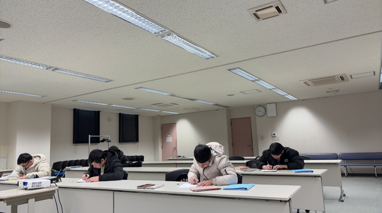 日本語勉強会と技能実習評価試験の様子